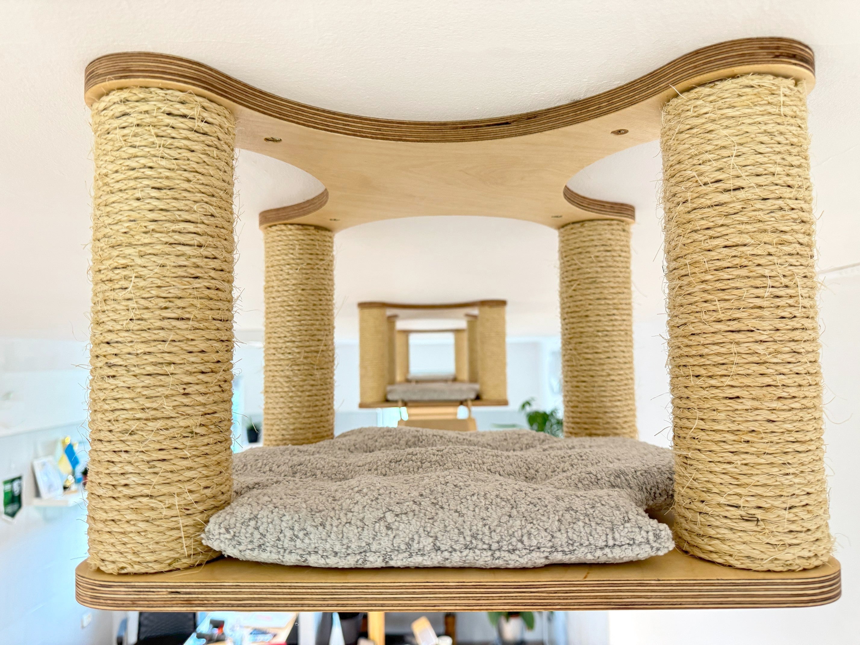 Ceiling Cat Platform with Cushion and 4 Sisal Columns