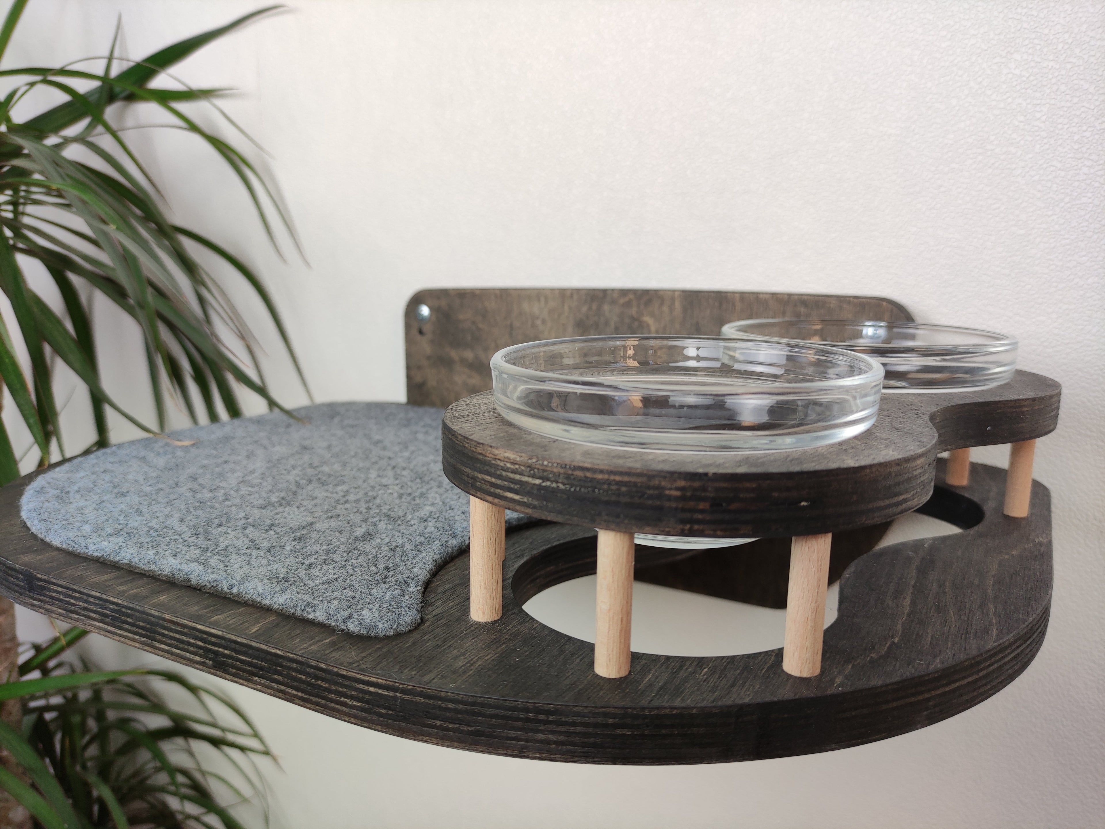 Cat Feeding Shelf With 2 Bowls (Wall-Mounted)