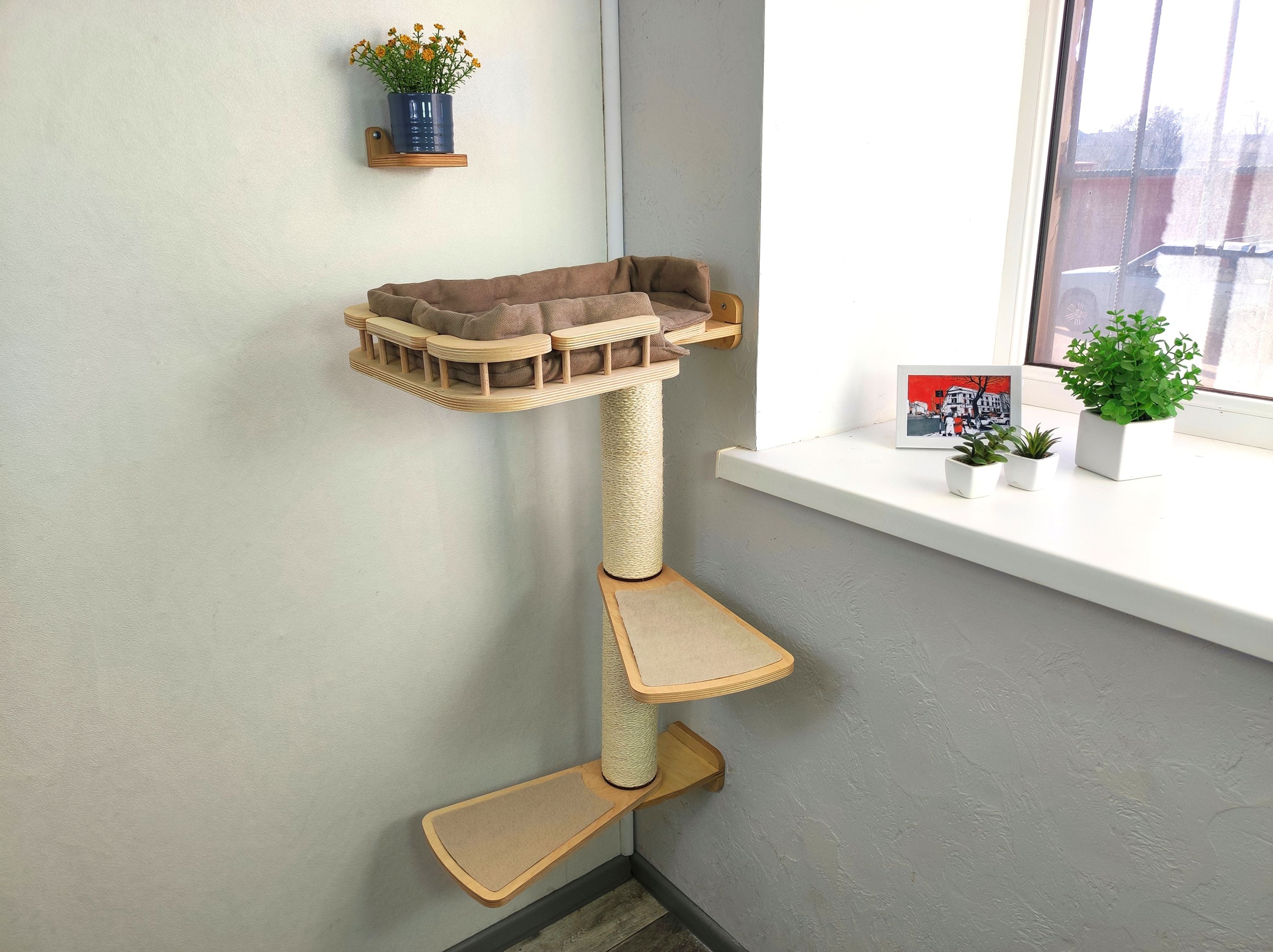 Sisal Scratcher & Cat Window Perch �?Left-Side Mount