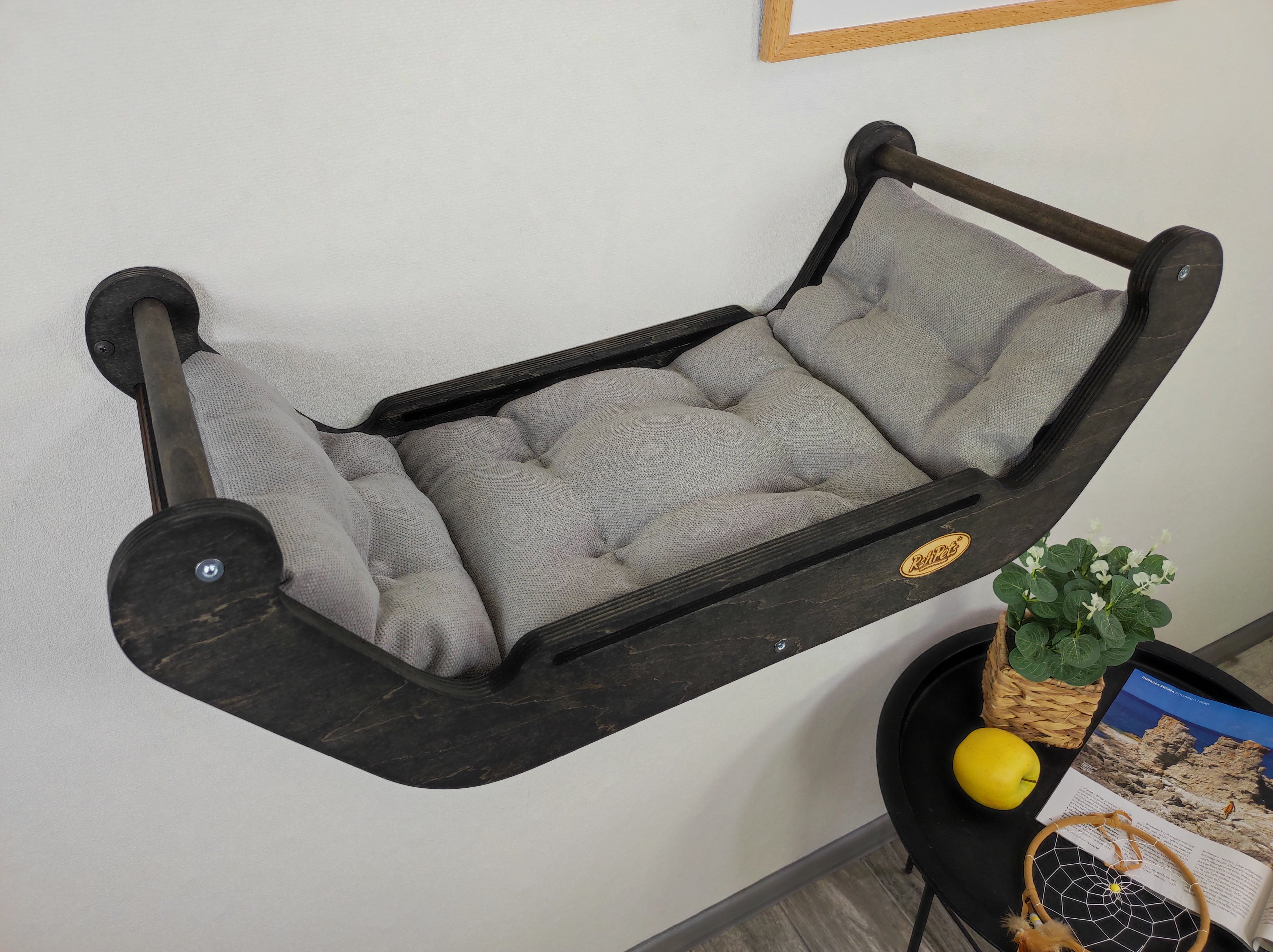 Wall-Mounted Cat Bed