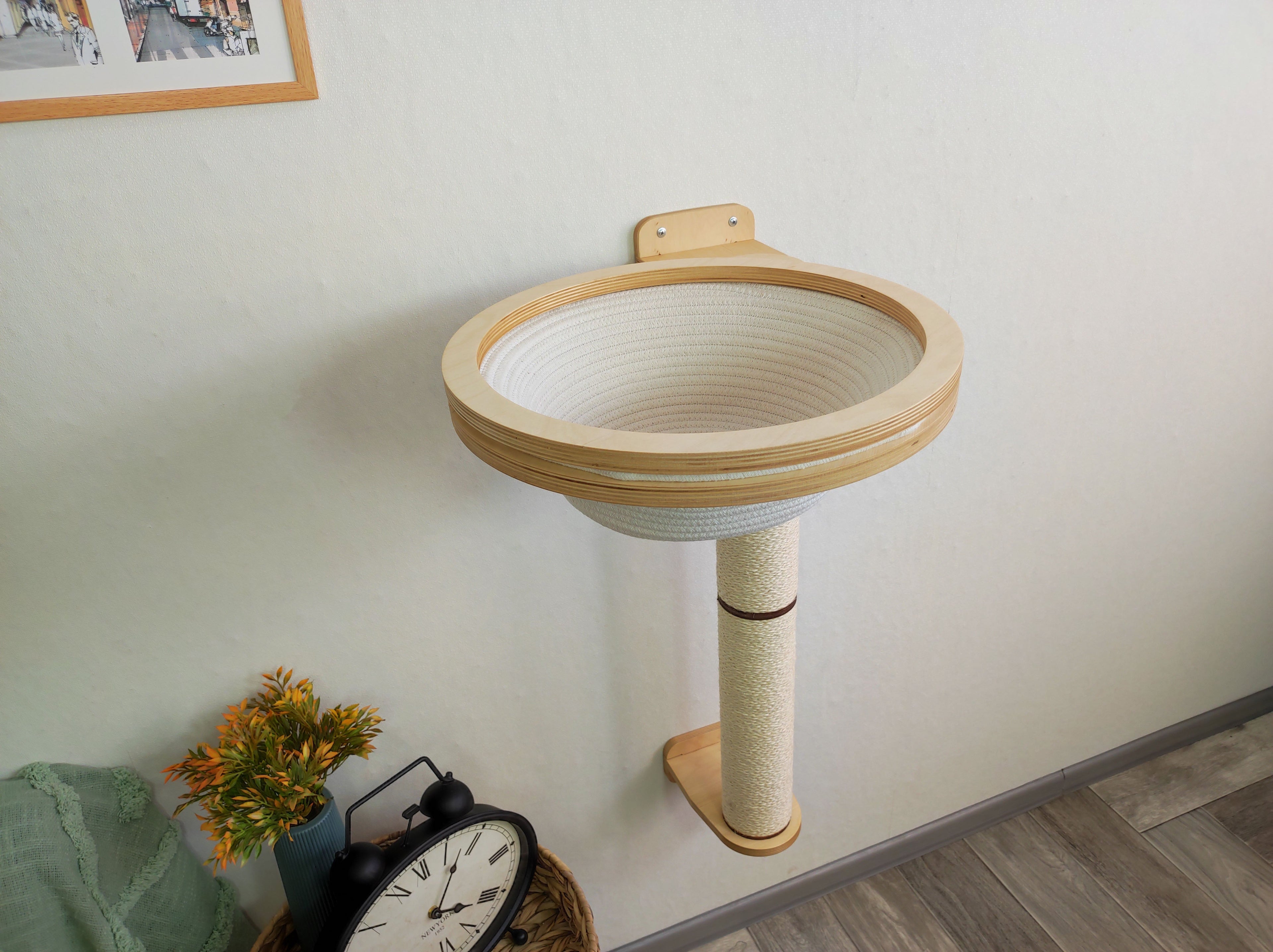 Cat Scratching Post with Round Basket (Cotton & Sisal)