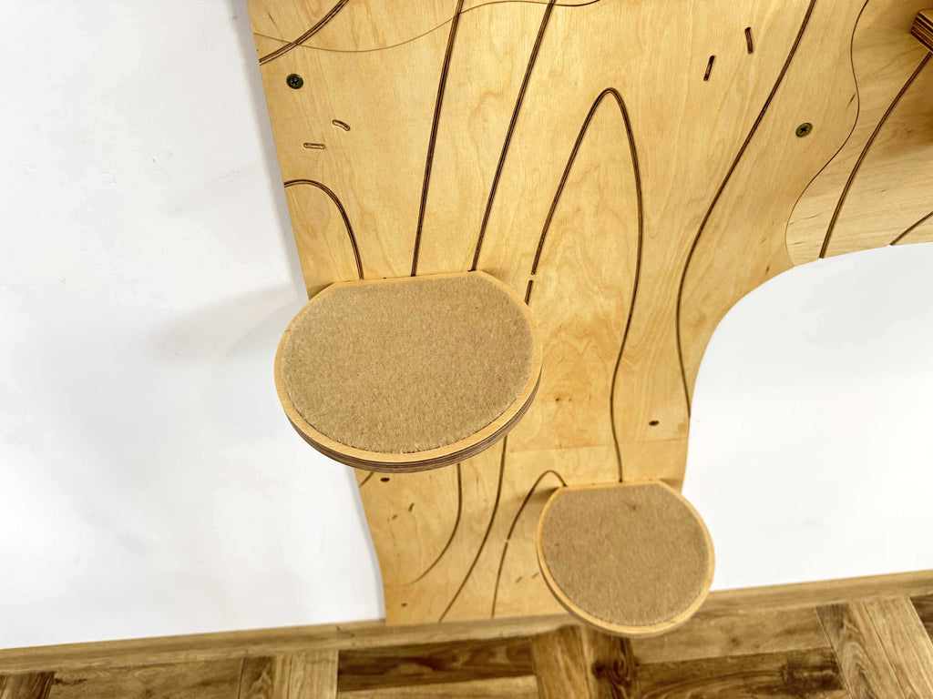 Cat Climbing Shelves: Tree with Steps and 3 Beds with Cushions