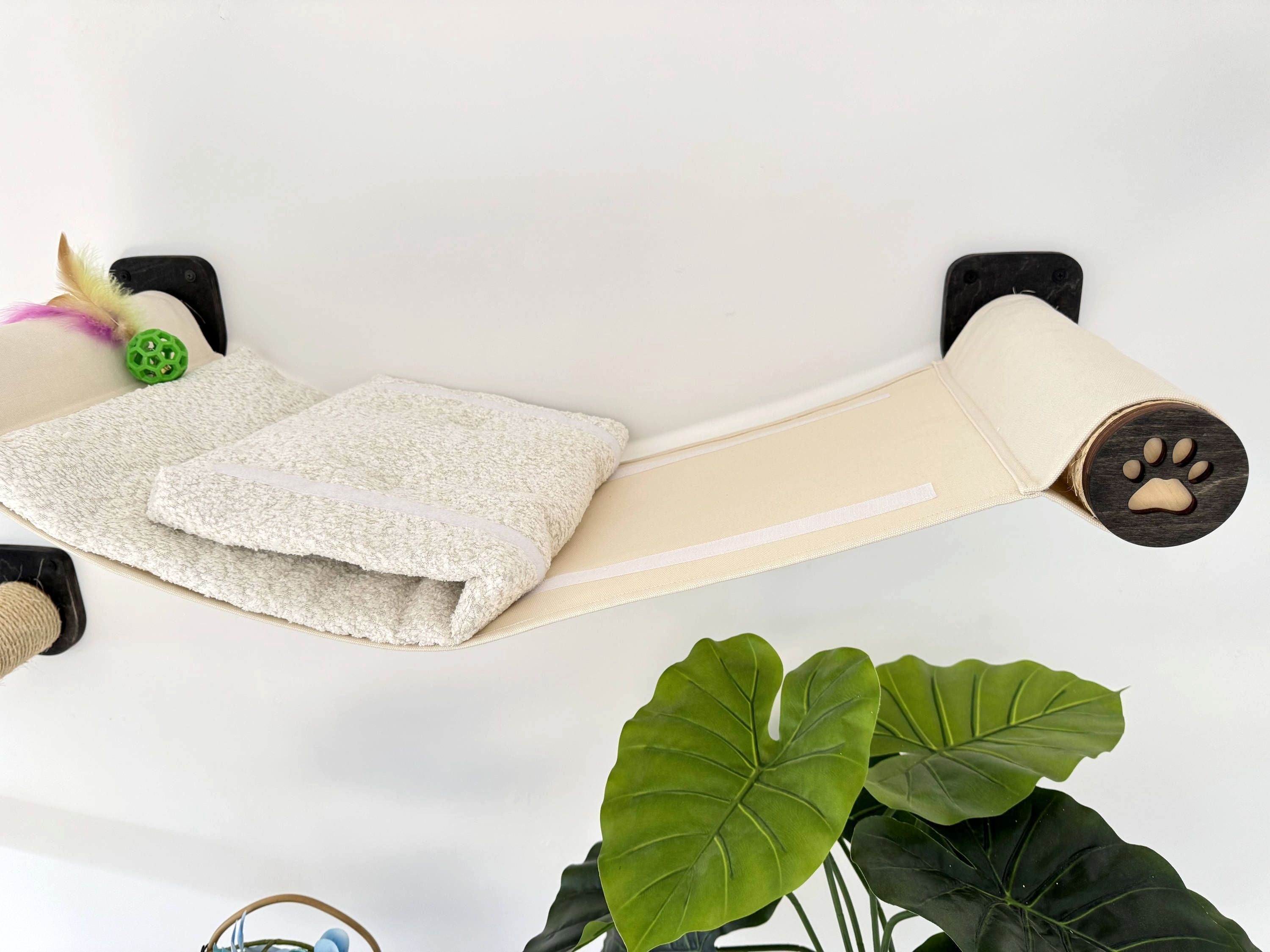 Wall-Mounted Cat Hammock with Cushion