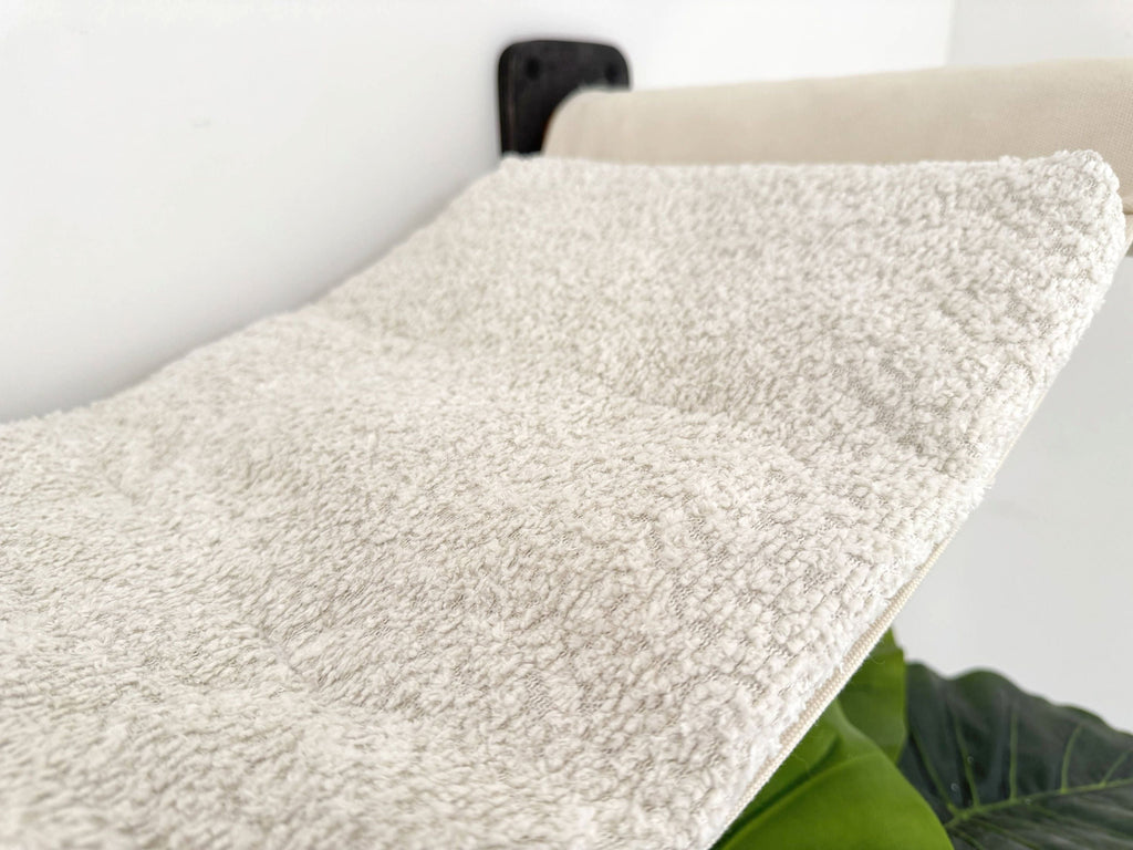 Wall-Mounted Cat Hammock with Cushion