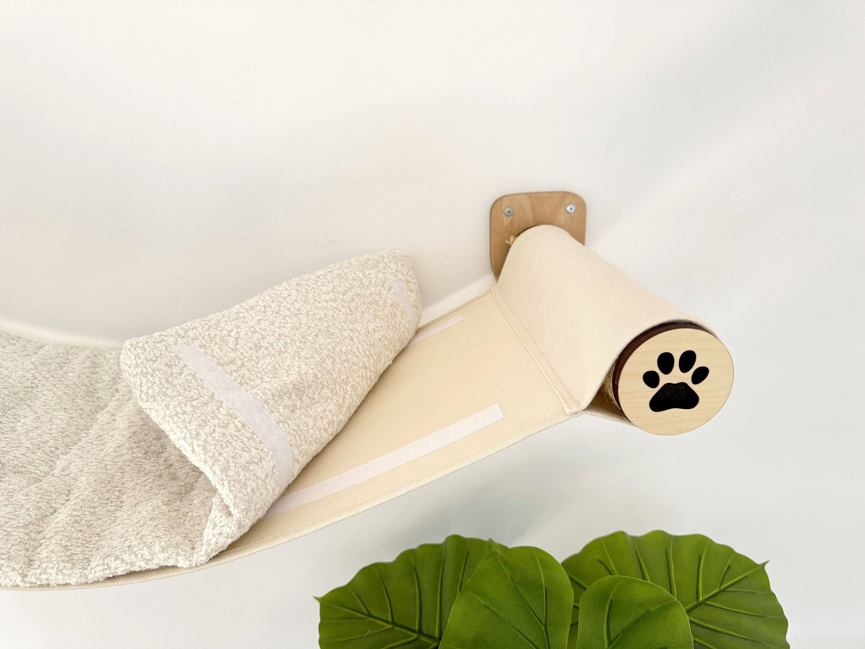 Wall-Mounted Cat Hammock with Cushion