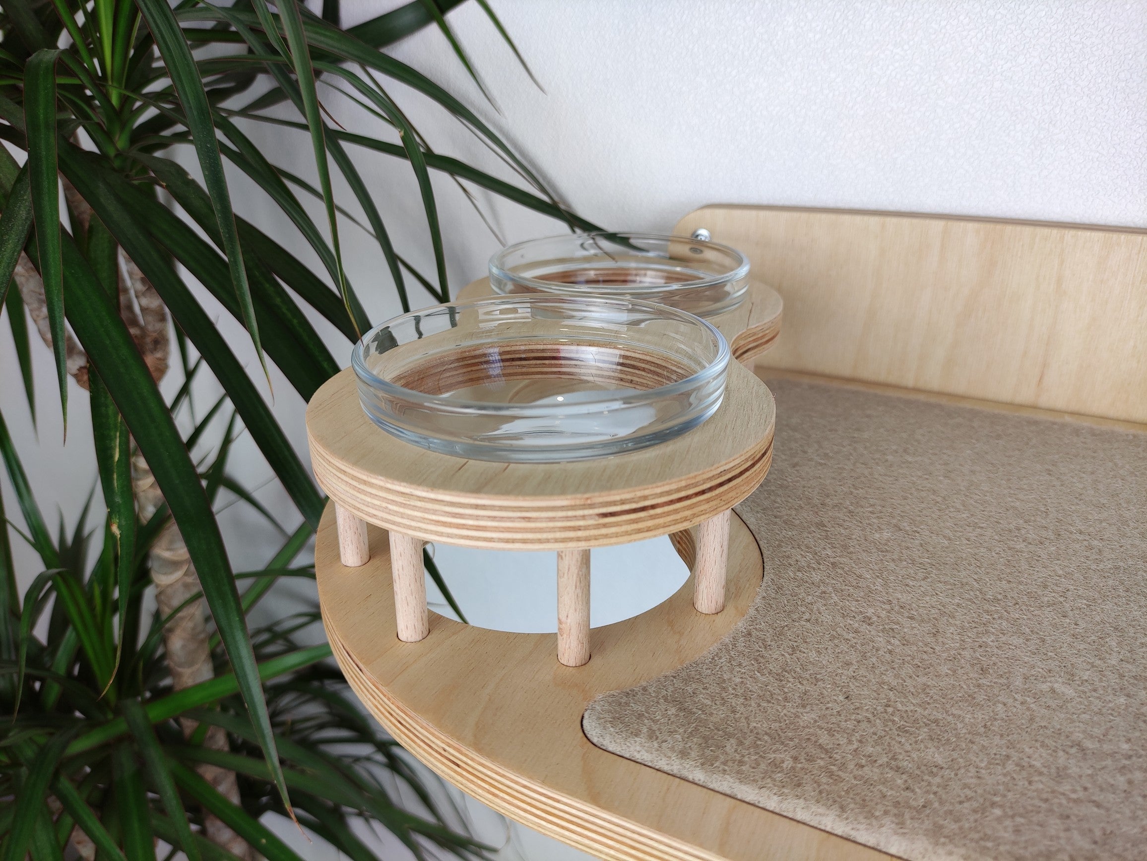 Cat Feeding Shelf With 2 Bowls (Wall-Mounted)