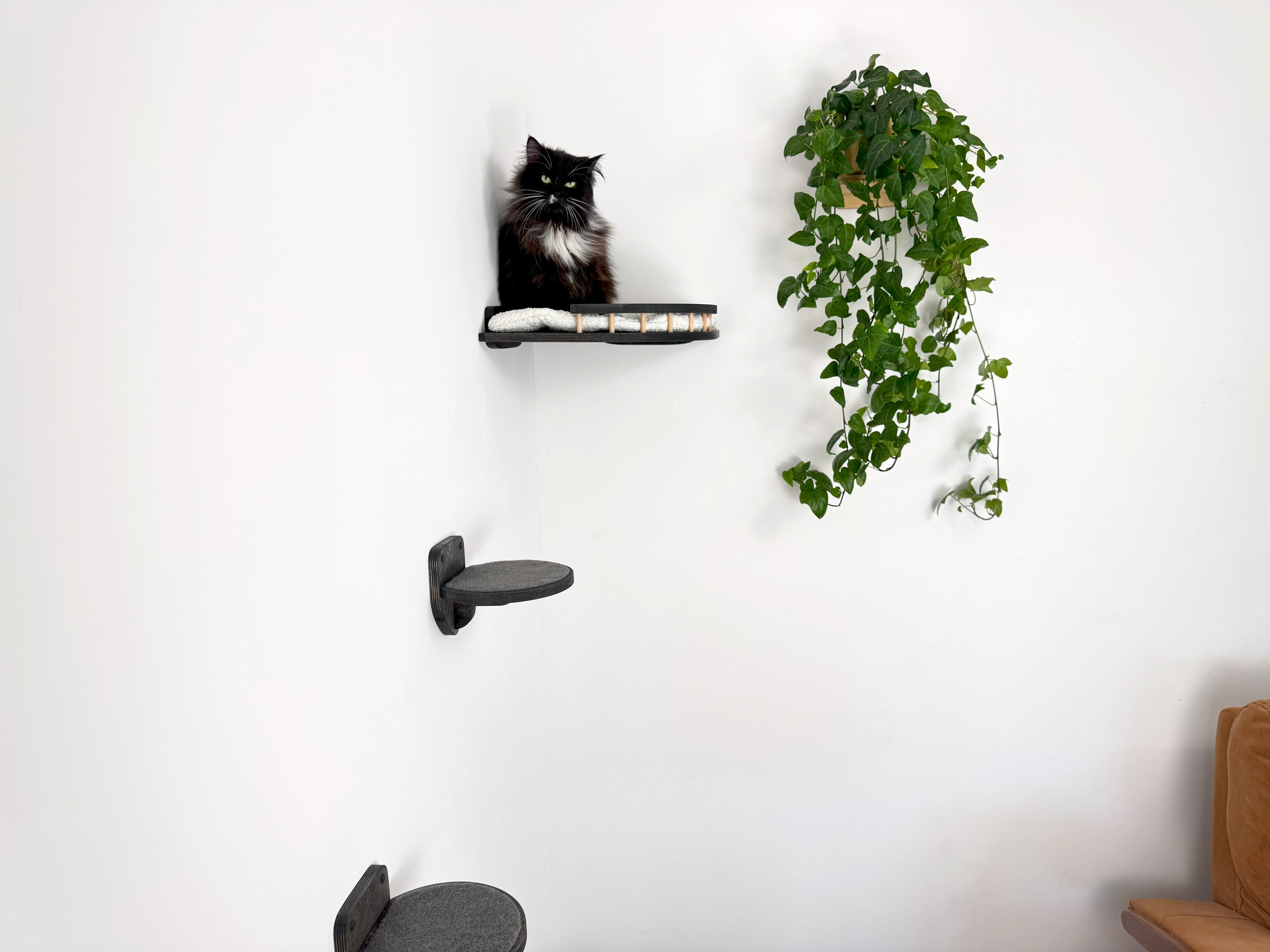 Cozy Corner Cat Bed with Soft Cushion - Optional Steps for Easy Access
