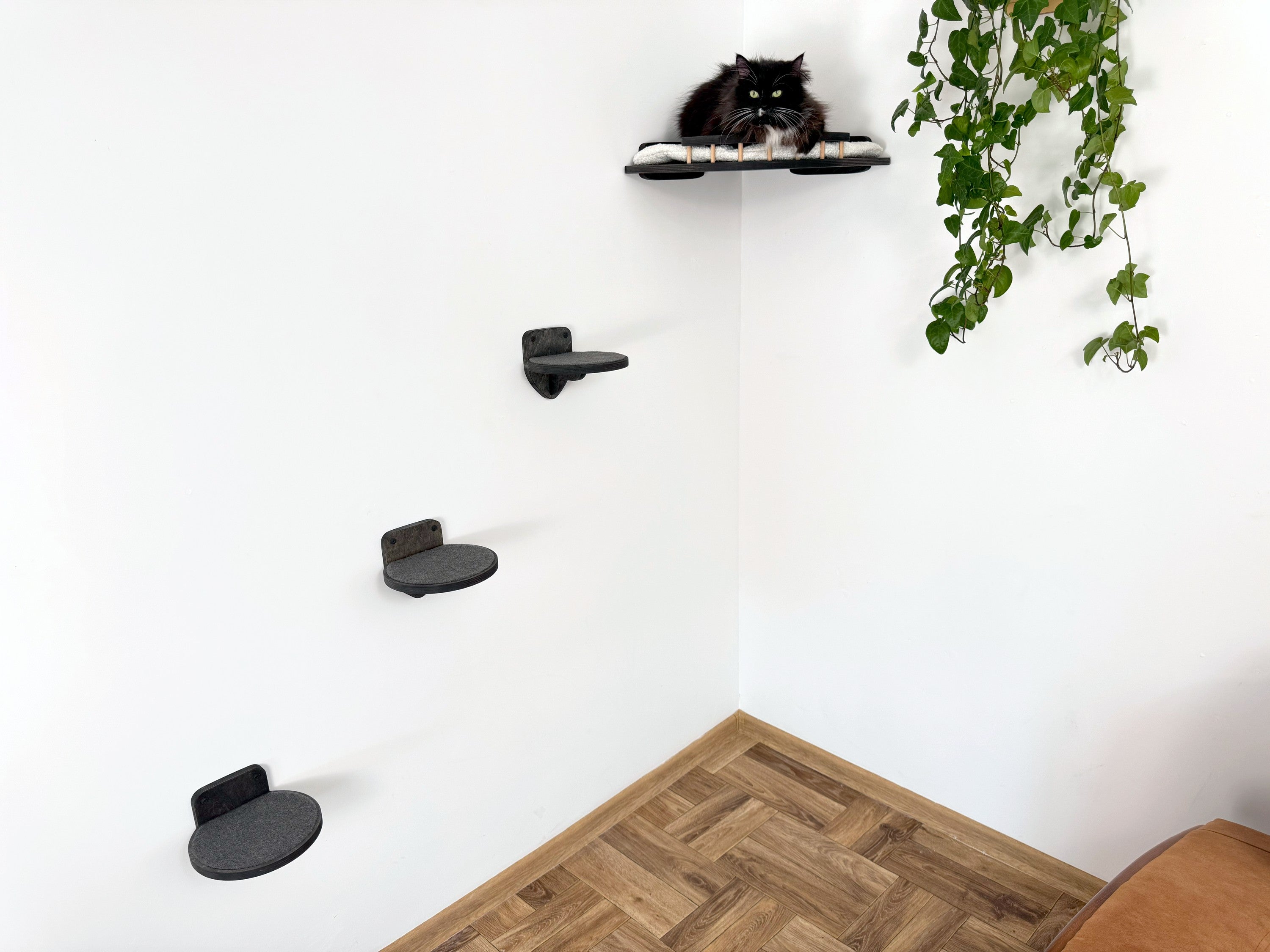Cozy Corner Cat Bed with Soft Cushion - Optional Steps for Easy Access
