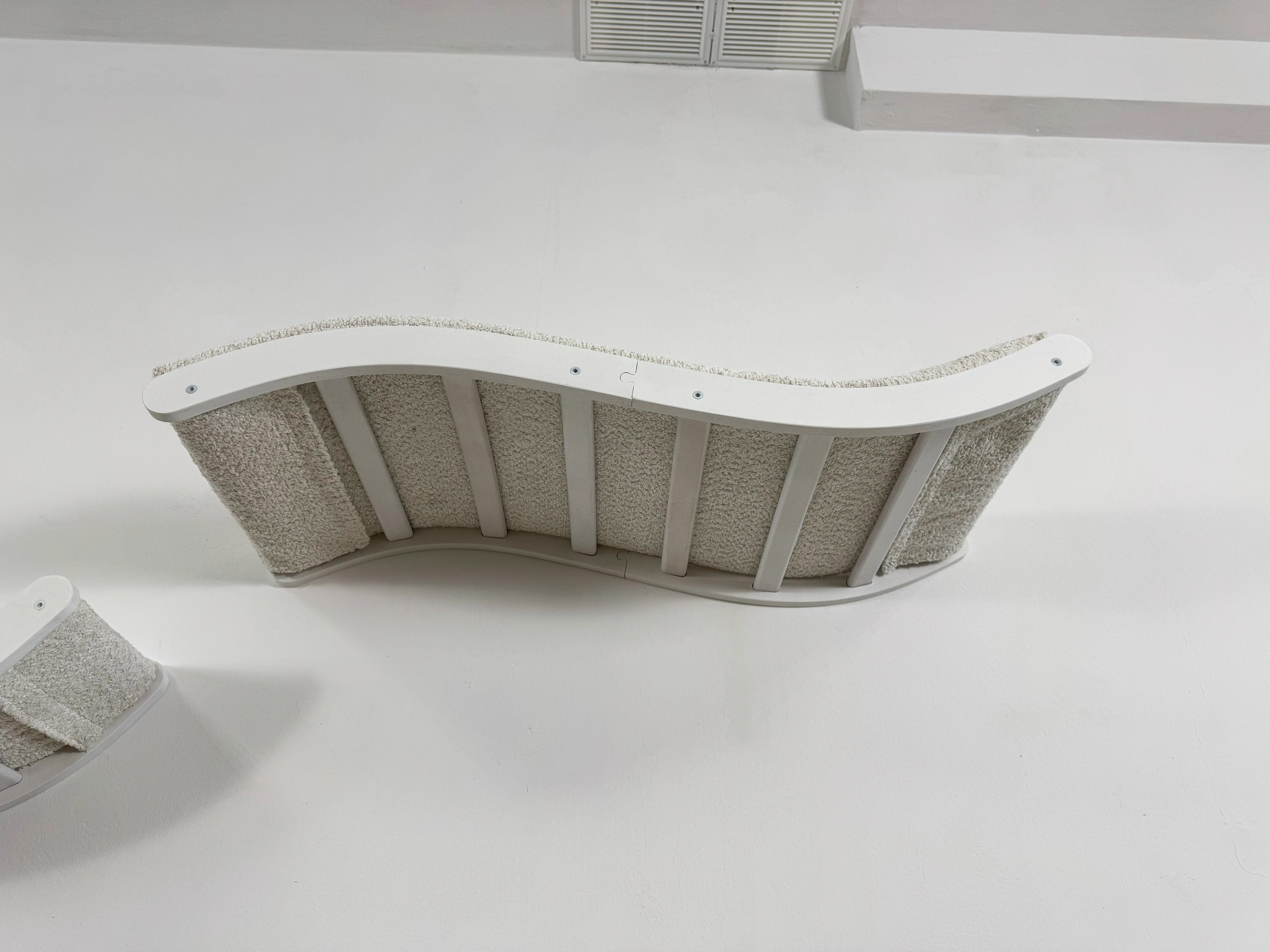 Curved Cat Wall Bed Set �C 3 Wall Shelves with Cushions