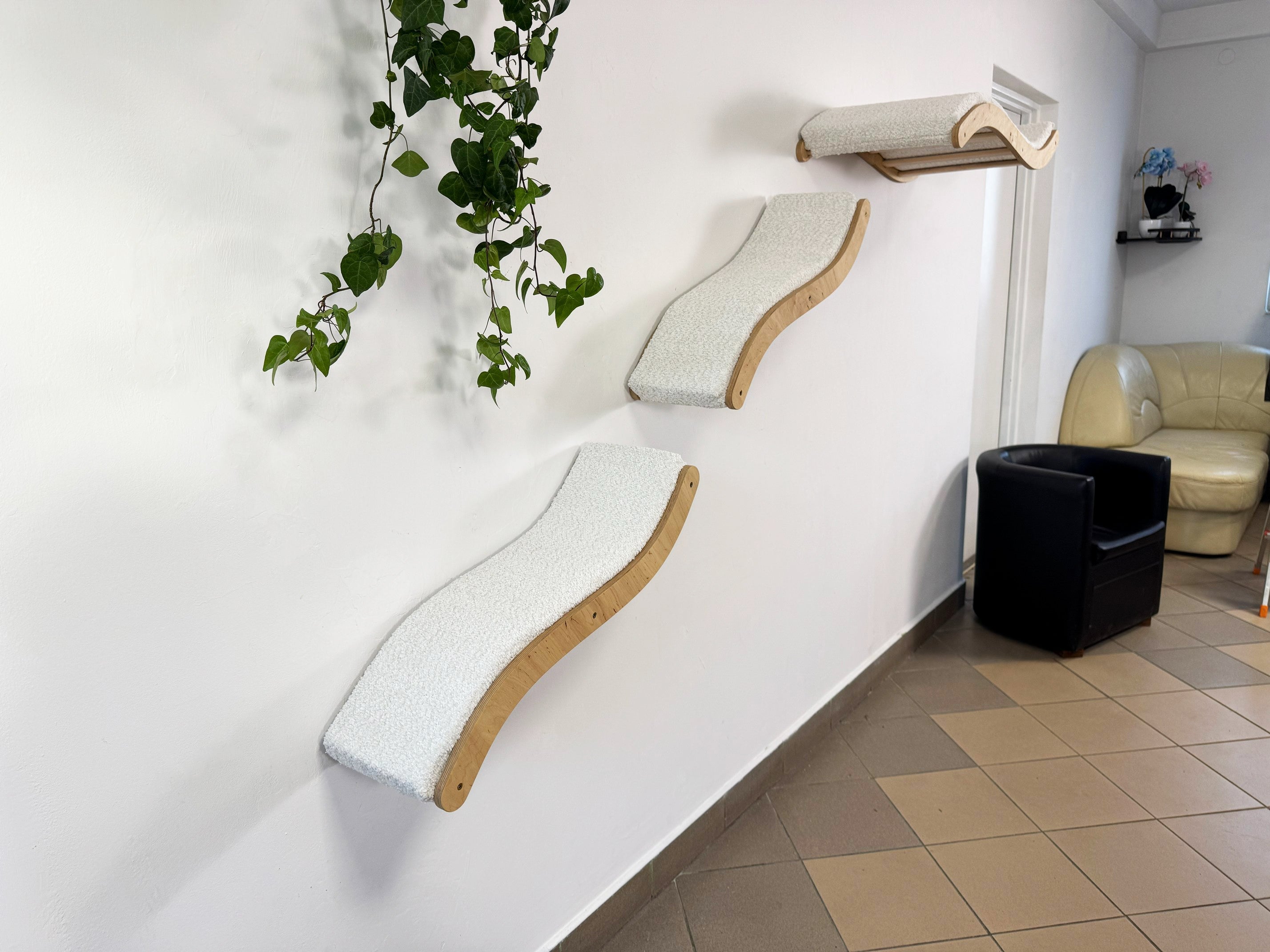 Cat Wall Shelves Set (3 Pieces) �C Curved Cat Bed with Cushions & 2 Steps