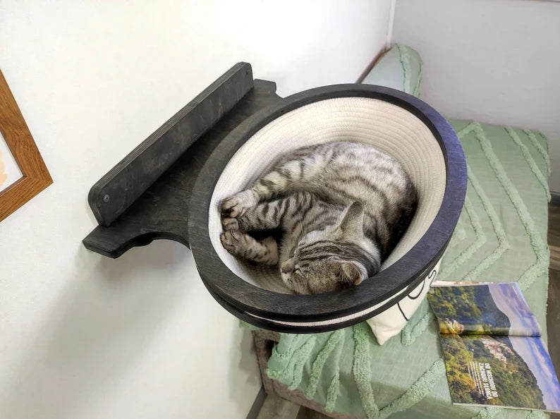 Oval Wall-Mounted Cat Basket �?Natural Cotton Rope & Birch Plywood