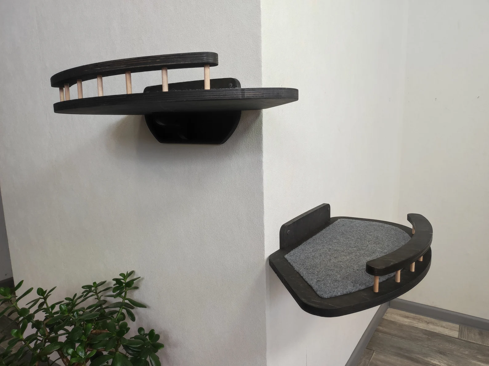 External Corner Cat Wall Shelf