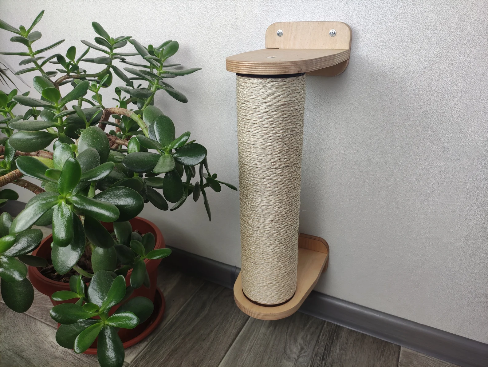 Wall Scratcher for Cats (Natural wood & Sisal cord)