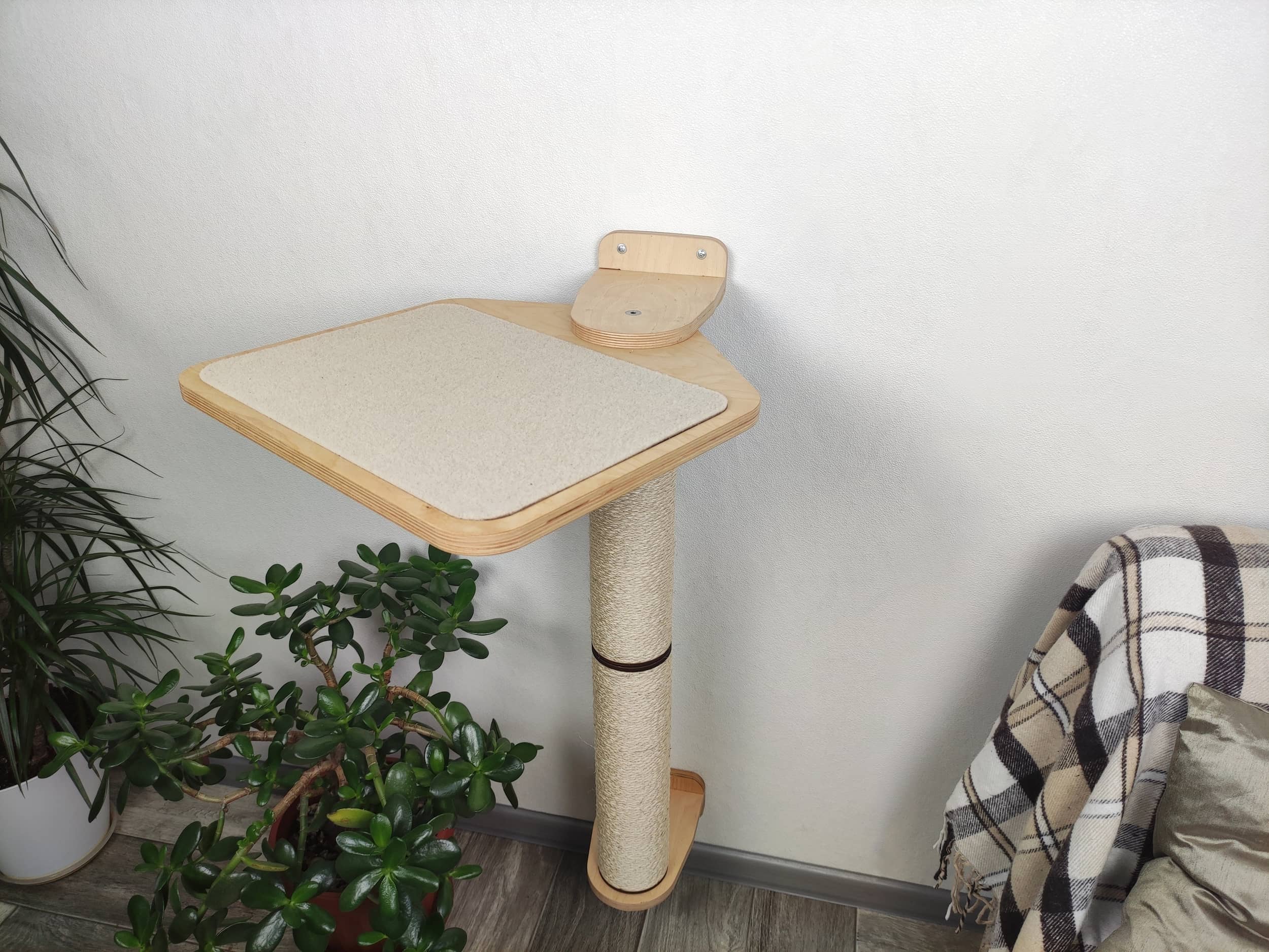 Wall Scratcher for Cats (Natural wood & Sisal cord)