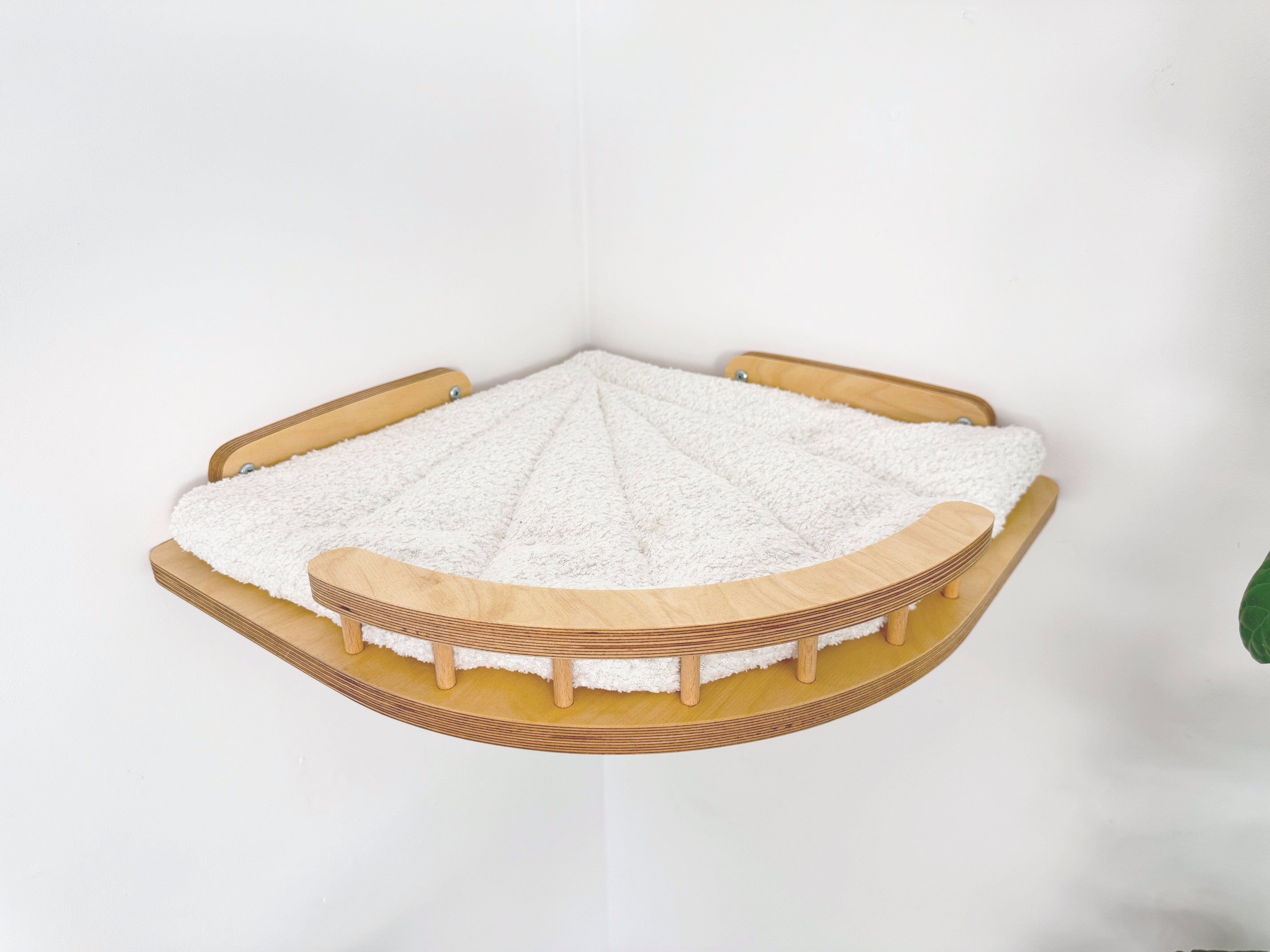 Cozy Corner Cat Bed with Soft Cushion - Optional Steps for Easy Access